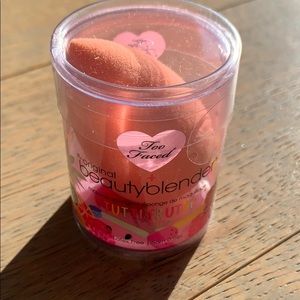 Too Faced Makeup - LIMITED EDITION Too Faced Beauty Blender Too Faced Makeup - LIMITED EDITION Too Faced Beauty Blender